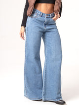 Jean bota elefante azul